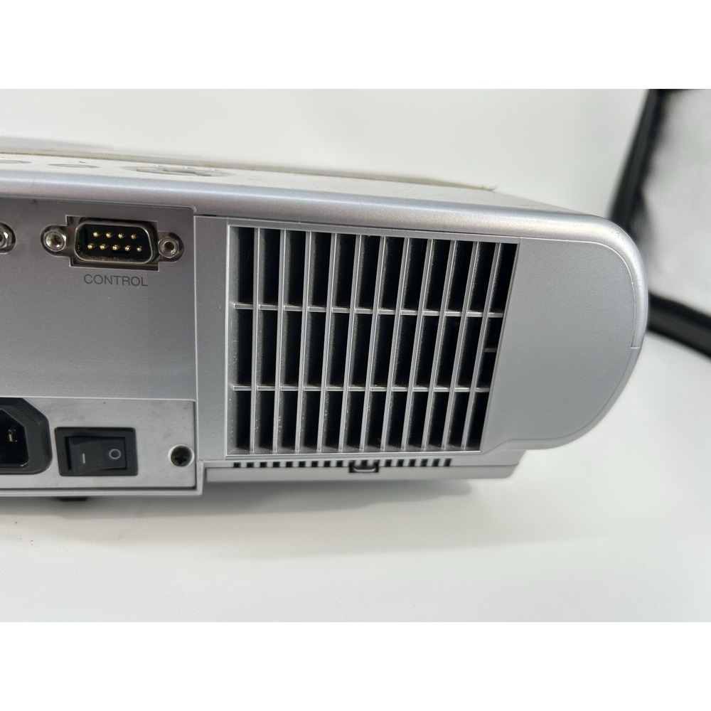 Hitachi CP-S210 Multimedia LCD Projector Tested - Picture 6 of 16
